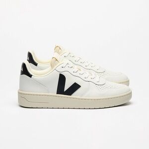 Veja // V-10 Prime Leather White Black Sneaker